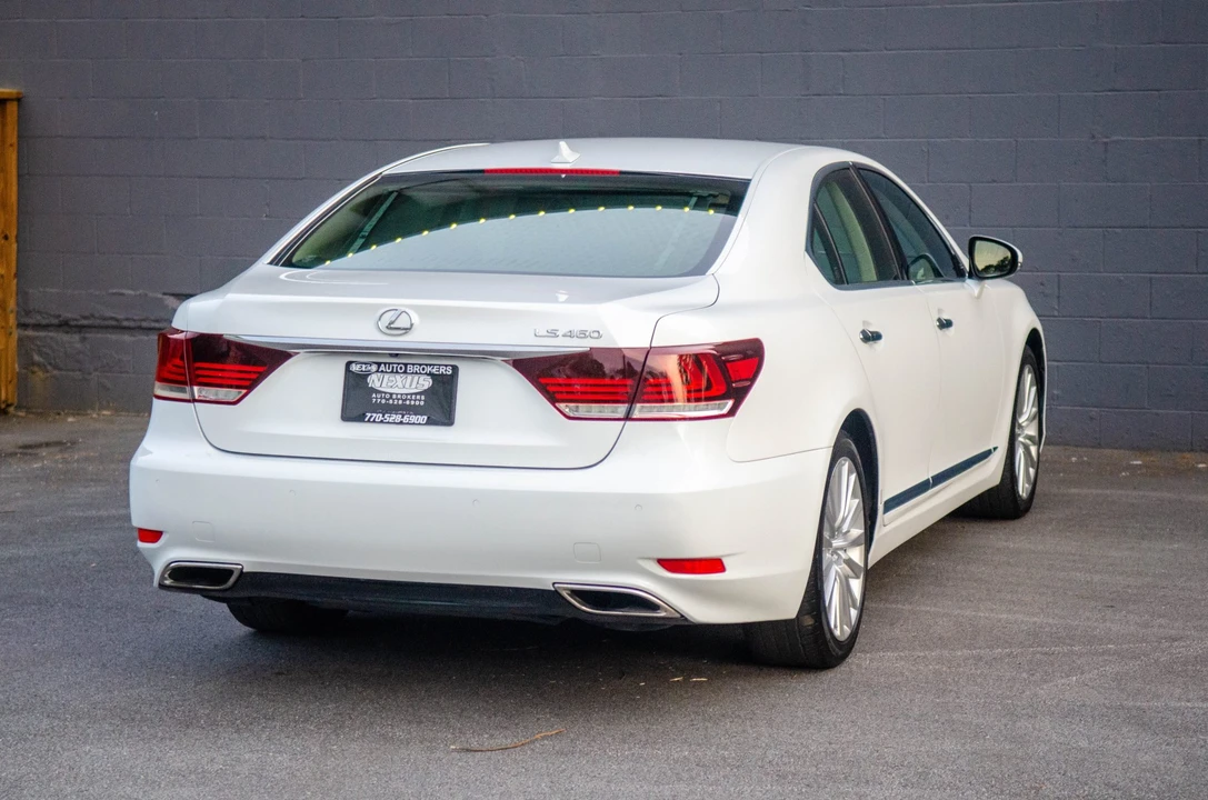 2013 Lexus LS 4th Gen - Image 15 of 31