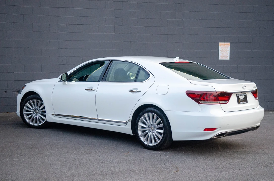 2013 Lexus LS 4th Gen - Image 20 of 31