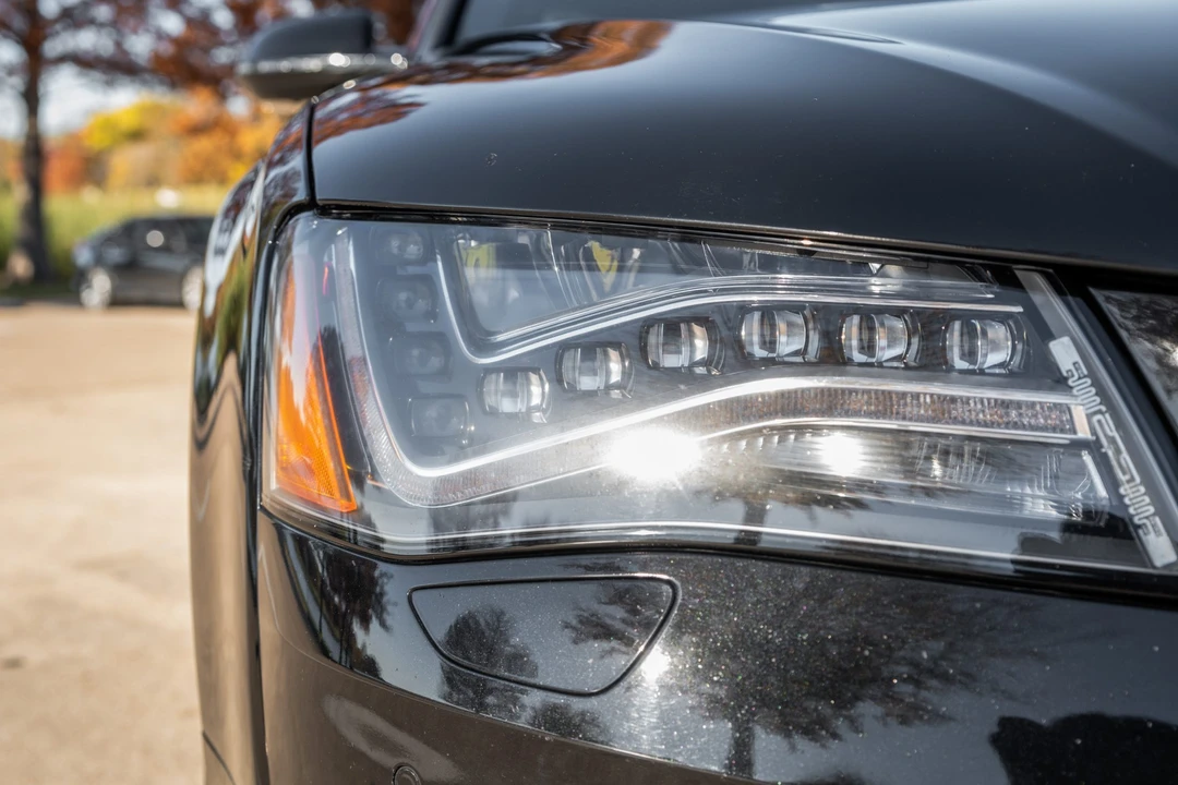 2014 Audi D4 A8 - Image 7 of 31