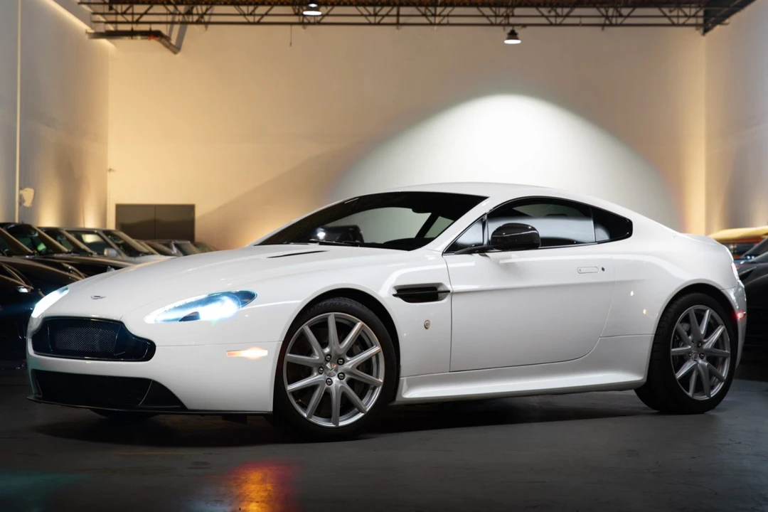 2015 Aston Martin V8 Vantage (2006-2017) - Image 1 of 31