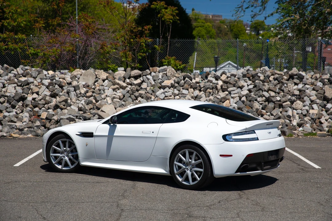 2015 Aston Martin V8 Vantage (2006-2017) - Image 12 of 31