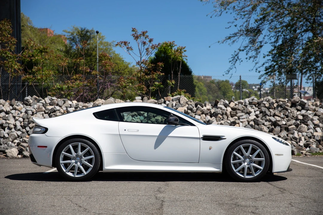 2015 Aston Martin V8 Vantage (2006-2017) - Image 8 of 31