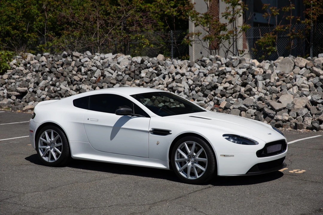 2015 Aston Martin V8 Vantage (2006-2017) - Image 7 of 31