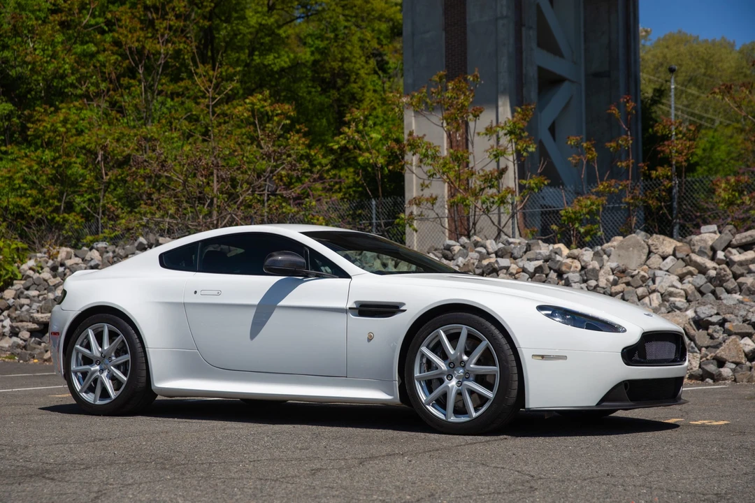 2015 Aston Martin V8 Vantage (2006-2017) - Image 6 of 31