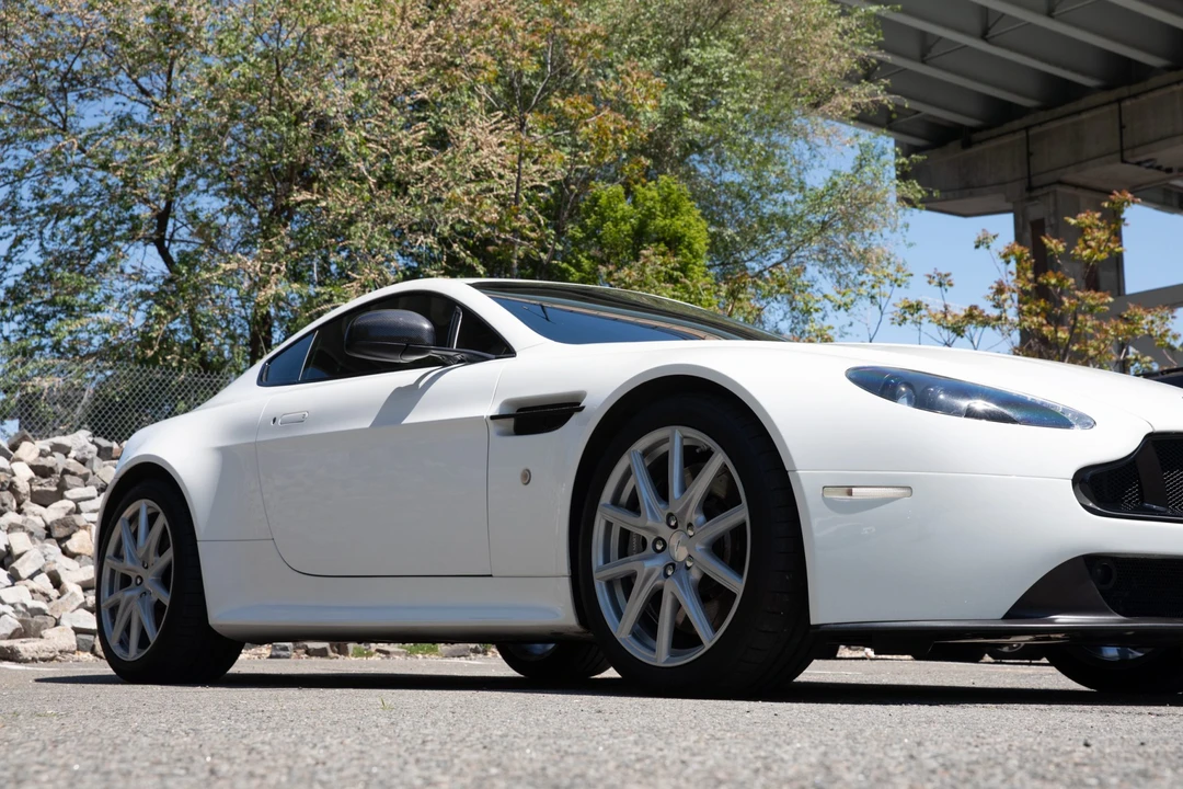 2015 Aston Martin V8 Vantage (2006-2017) - Image 26 of 31