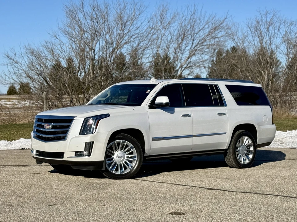 2016 Cadillac Escalade 4th Gen - Image 2 of 31