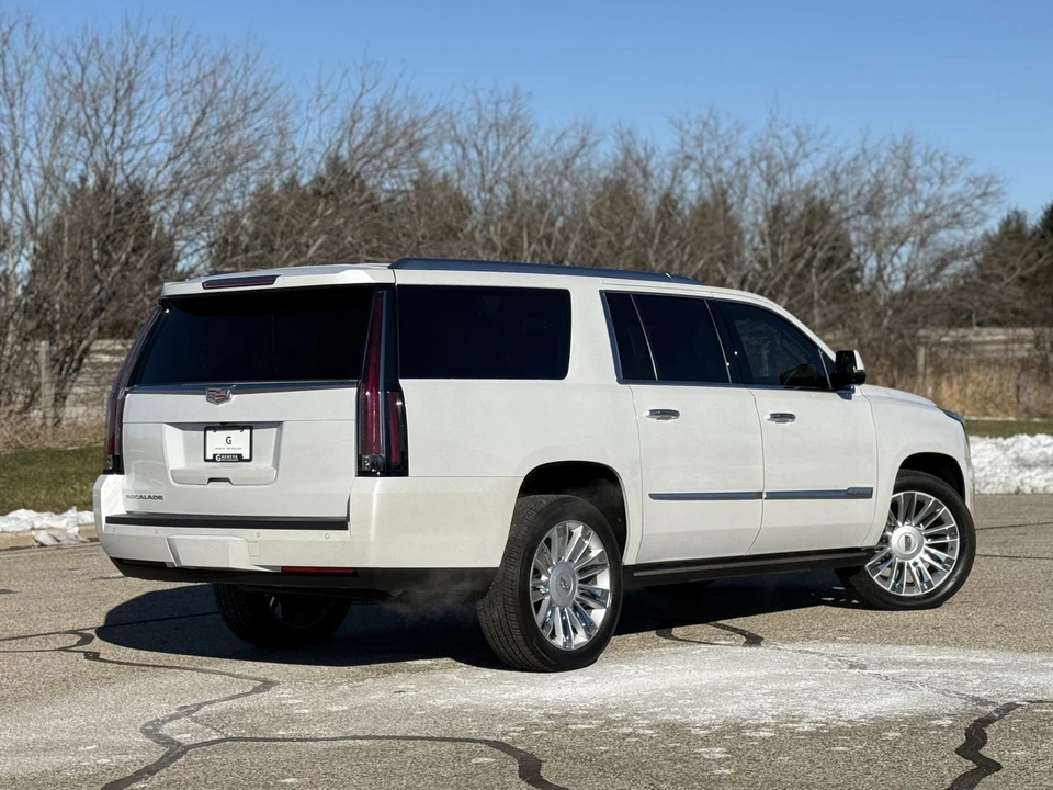 2016 Cadillac Escalade 4th Gen - Image 14 of 31