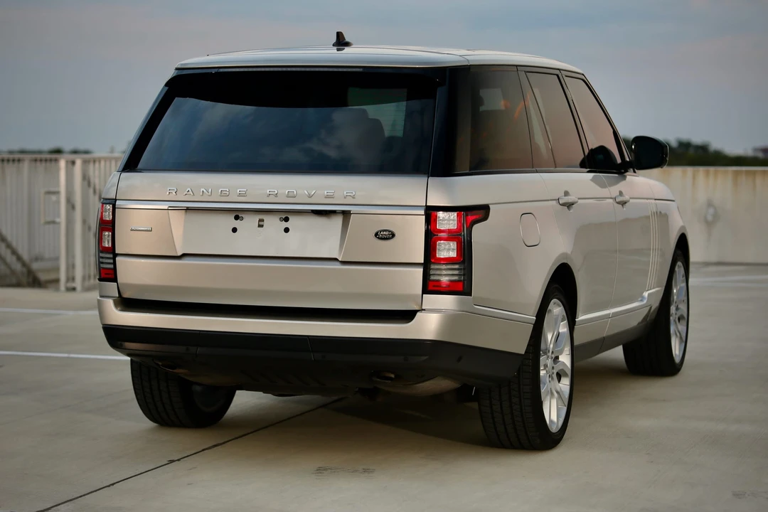 2016 Land Rover Range Rover L405 - Image 13 of 31