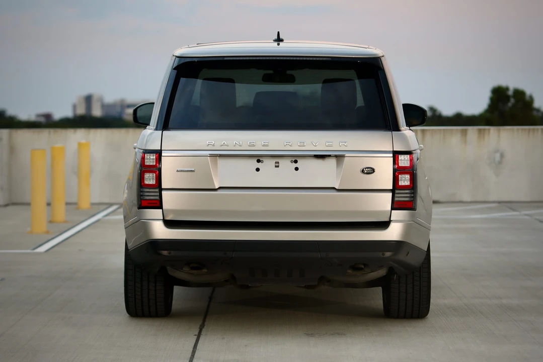 2016 Land Rover Range Rover L405 - Image 11 of 31