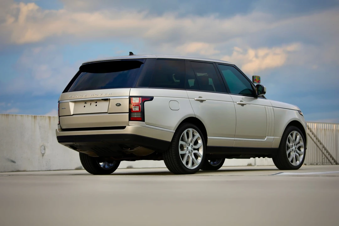 2016 Land Rover Range Rover L405 - Image 14 of 31