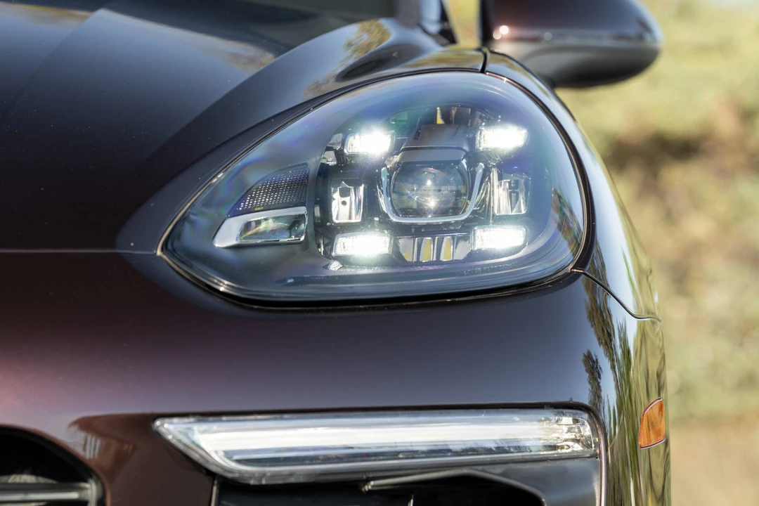 2016 Porsche 958 Cayenne - Image 14 of 31