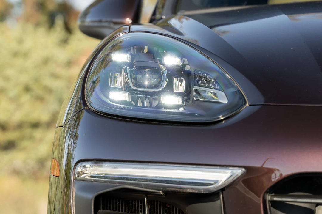 2016 Porsche 958 Cayenne - Image 13 of 31