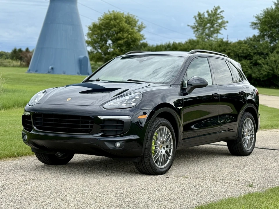 2016 Porsche 958 Cayenne S - Image 9 of 31