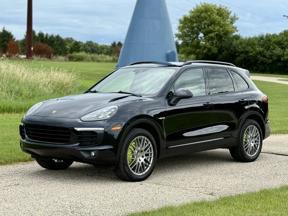2016 Porsche 958 Cayenne S - Image 10 of 31