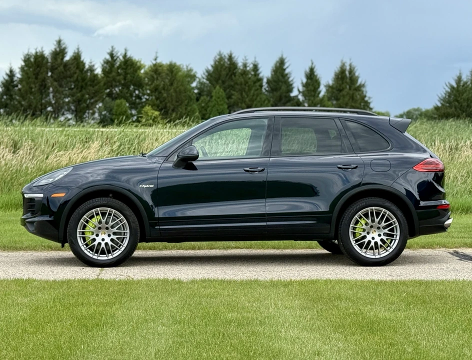2016 Porsche 958 Cayenne S - Image 12 of 31