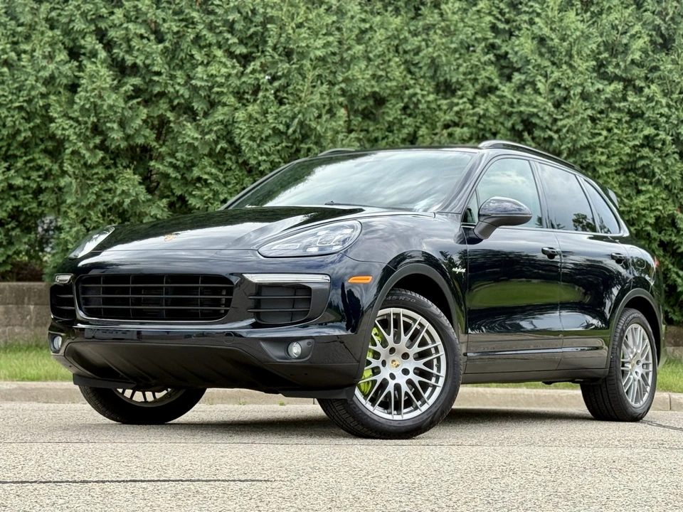 2016 Porsche 958 Cayenne S - Image 2 of 31