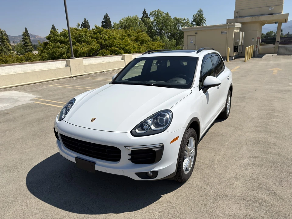 2016 Porsche 958 Cayenne - Image 2 of 31