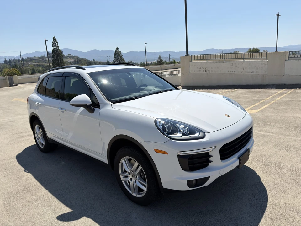 2016 Porsche 958 Cayenne - Image 26 of 31
