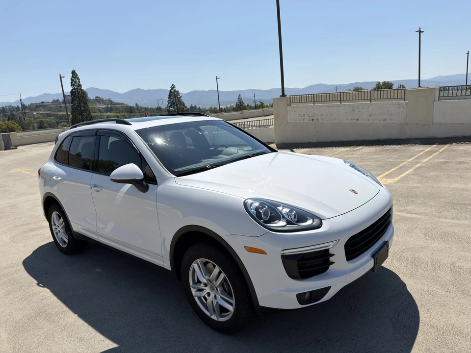 2016 Porsche 958 Cayenne - Image 27 of 31