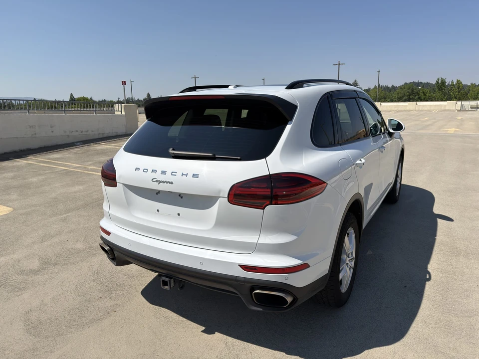 2016 Porsche 958 Cayenne - Image 14 of 31