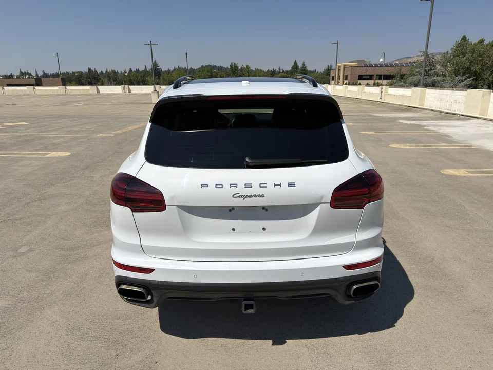 2016 Porsche 958 Cayenne - Image 12 of 31