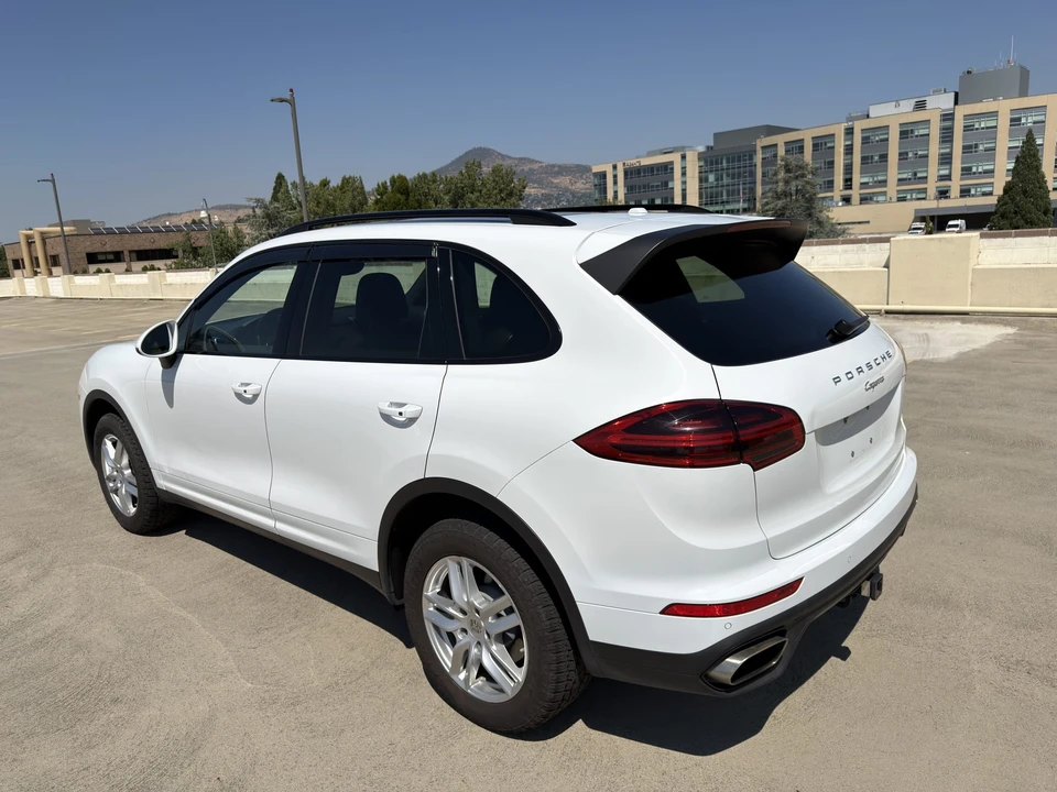 2016 Porsche 958 Cayenne - Image 9 of 31