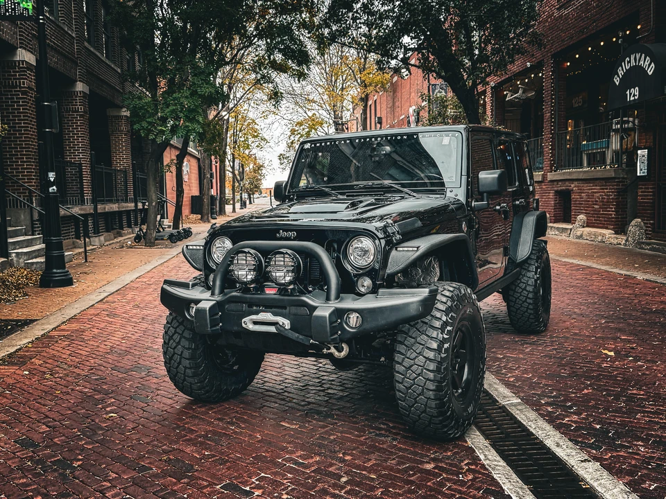 2017 Jeep JK Wrangler - Image 2 of 31