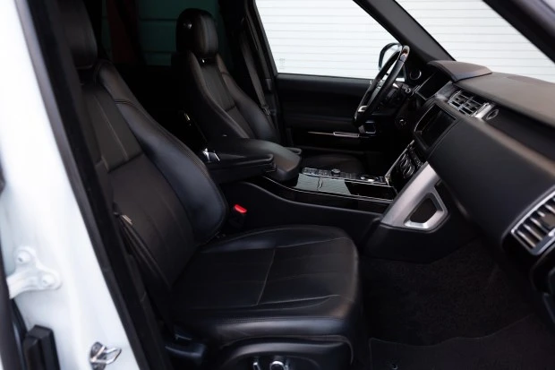 2017 Land Rover Range Rover L405 - Image 4 of 6