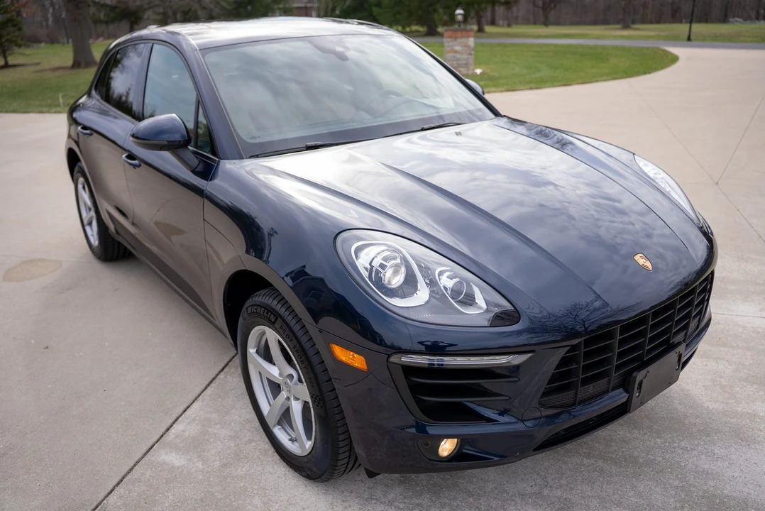 2017 Porsche Macan - Image 29 of 31