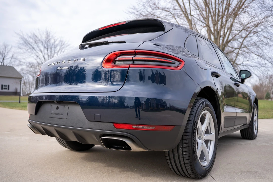 2017 Porsche Macan - Image 22 of 31