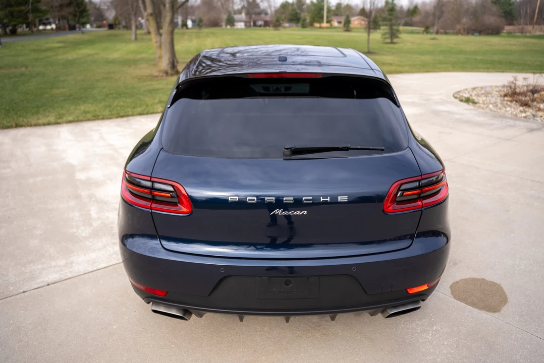 2017 Porsche Macan - Image 20 of 31