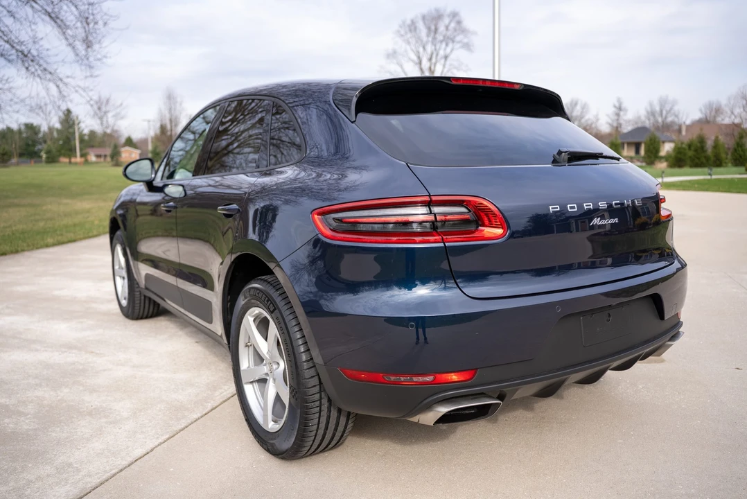 2017 Porsche Macan - Image 13 of 31