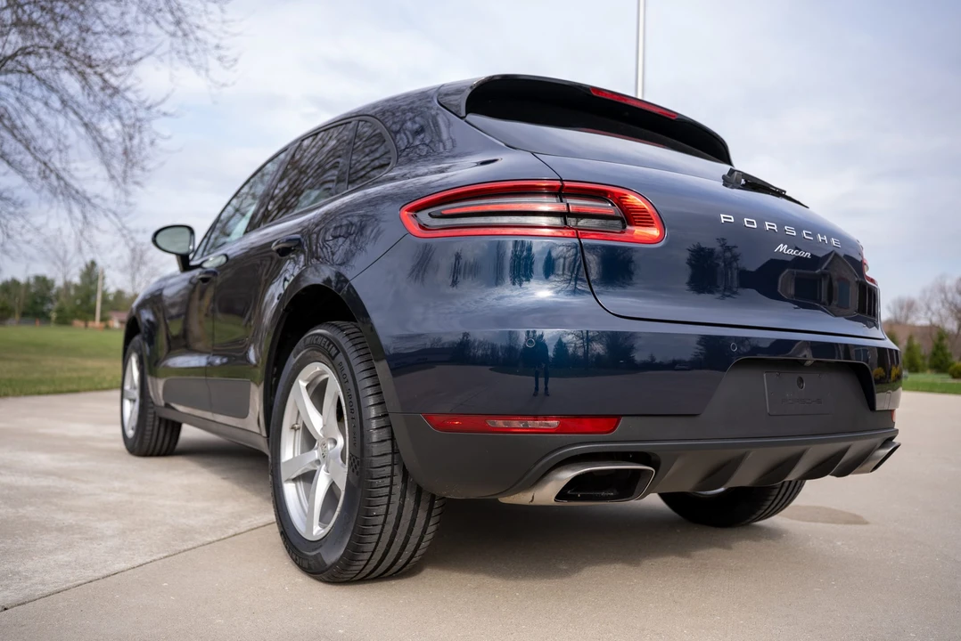 2017 Porsche Macan - Image 12 of 31