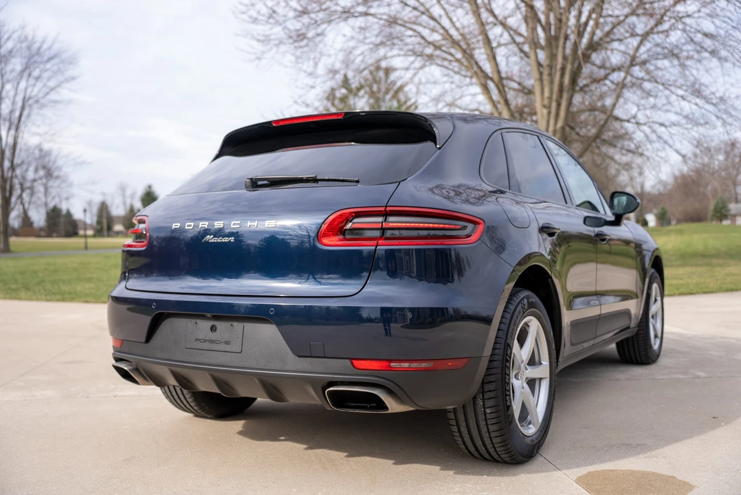 2017 Porsche Macan - Image 21 of 31