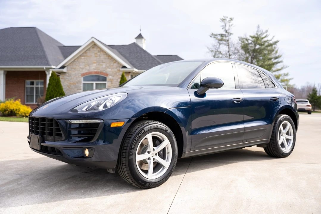 2017 Porsche Macan - Image 8 of 31