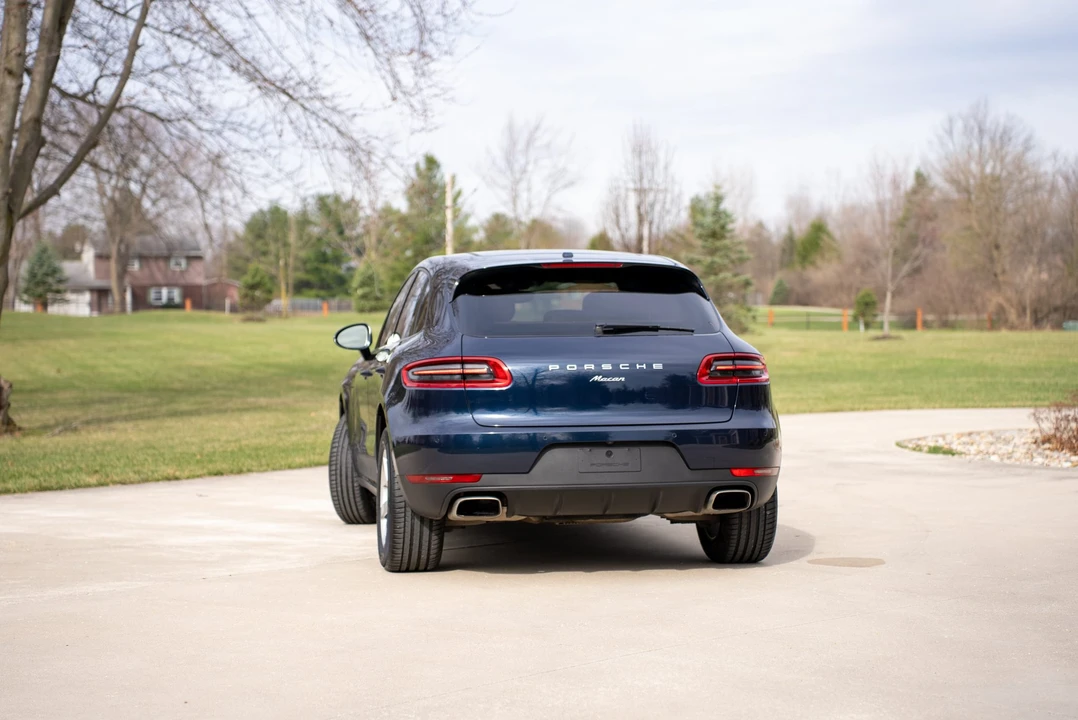 2017 Porsche Macan - Image 16 of 31
