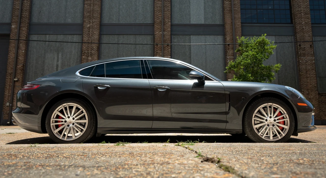 2017 Porsche 971 Panamera Turbo - Image 17 of 31