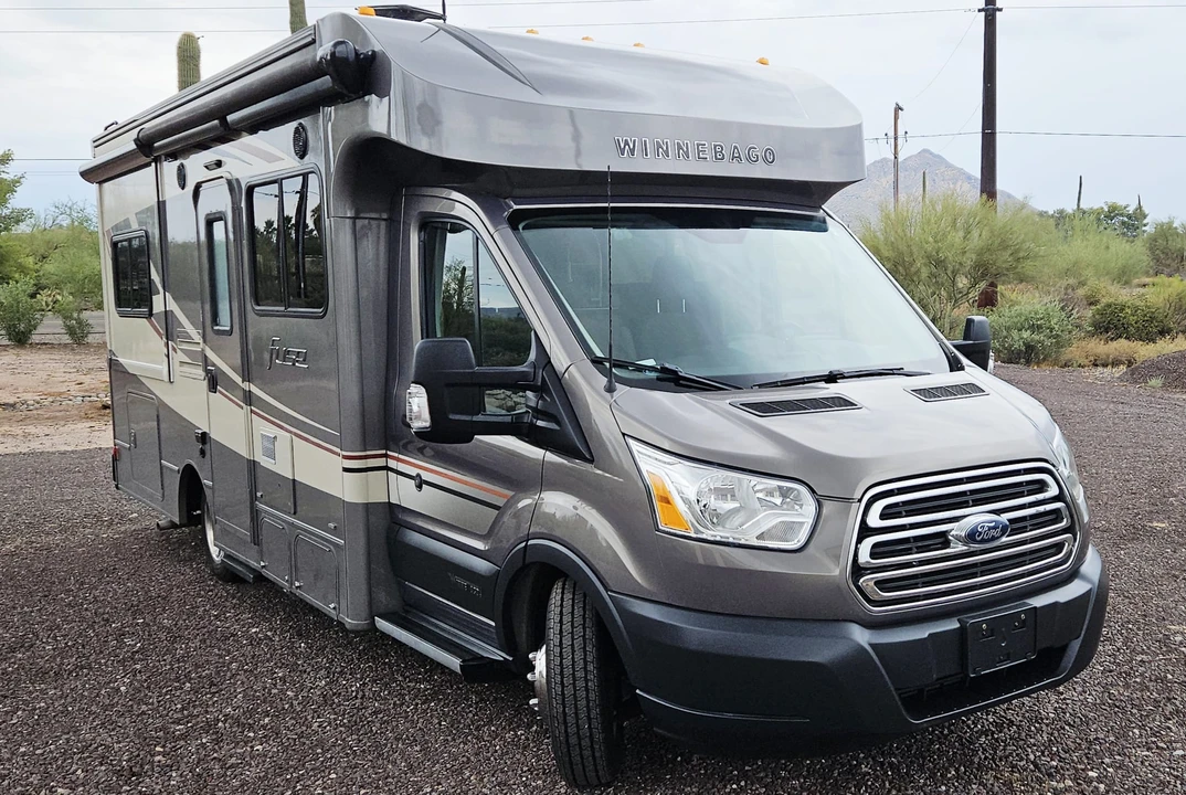 2017 Winnebago - Image 14 of 31