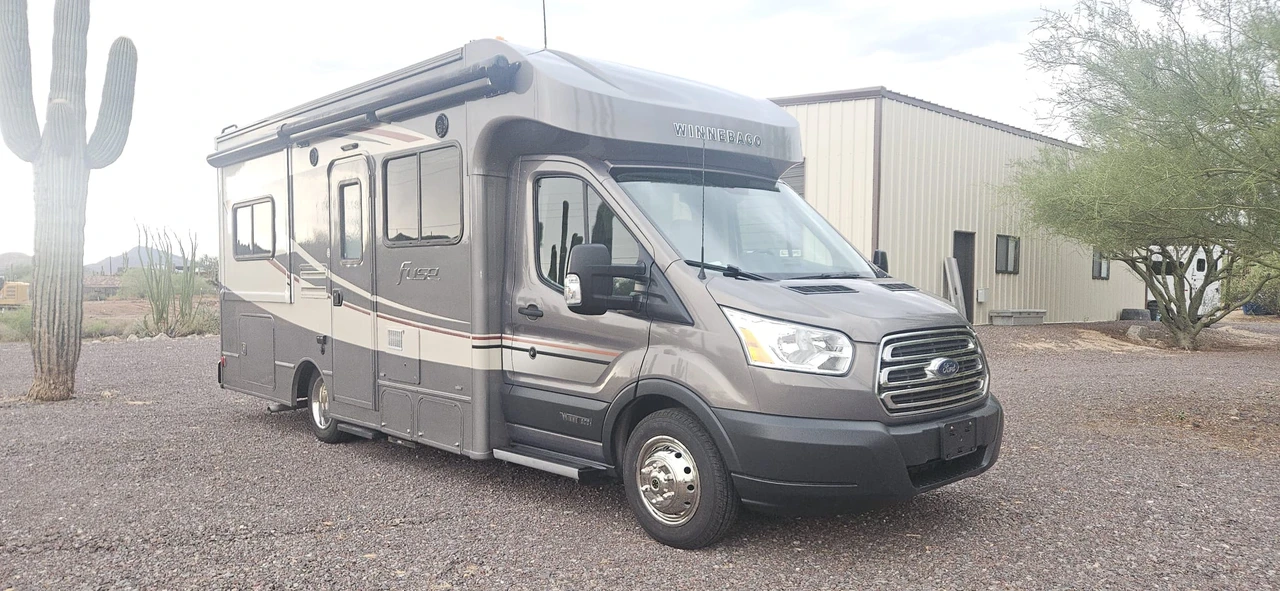 2017 Winnebago - Image 13 of 31