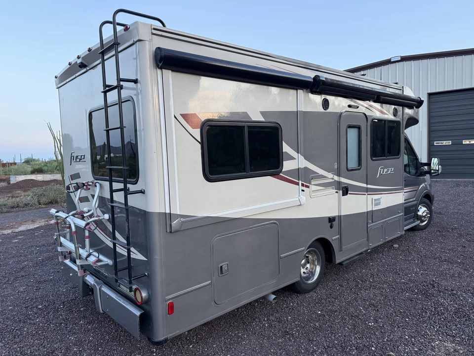 2017 Winnebago - Image 8 of 31