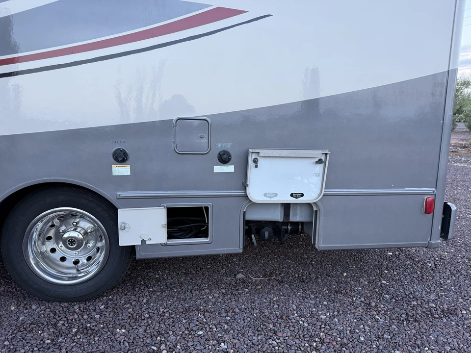 2017 Winnebago - Image 22 of 31