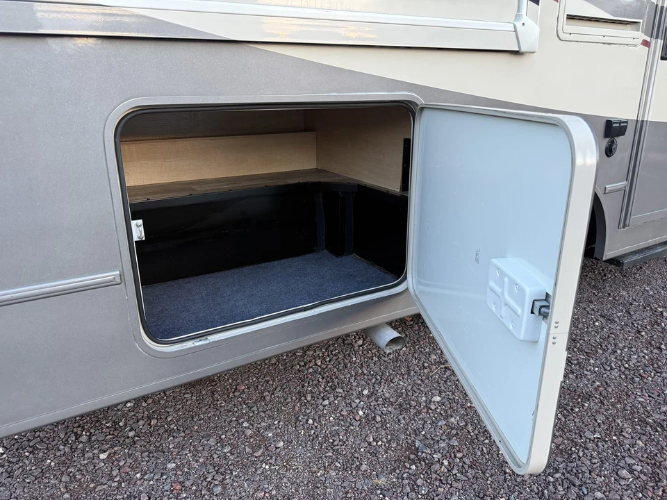 2017 Winnebago - Image 25 of 31