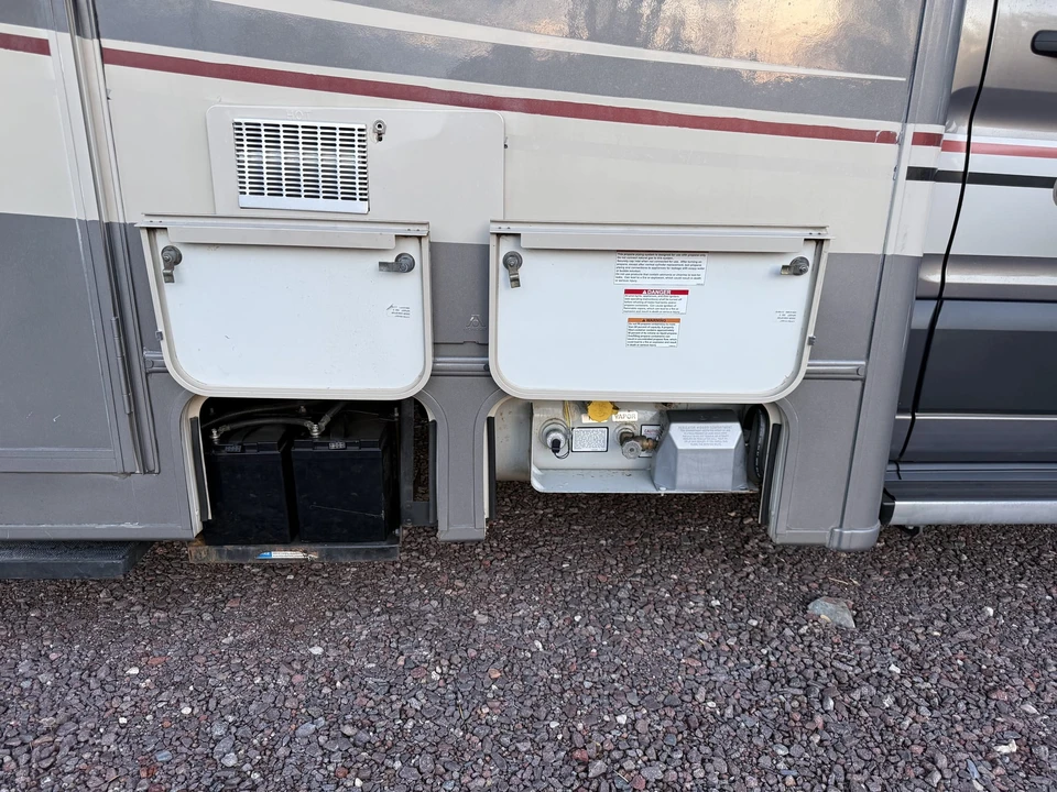 2017 Winnebago - Image 24 of 31