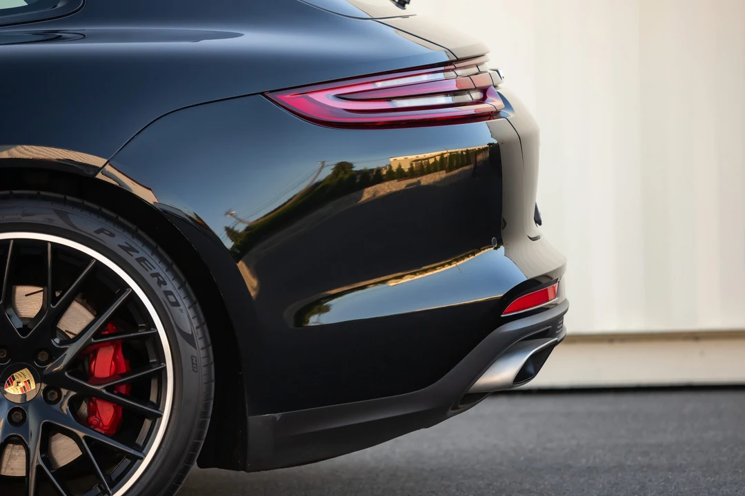 2018 Porsche 971 Panamera - Image 24 of 31