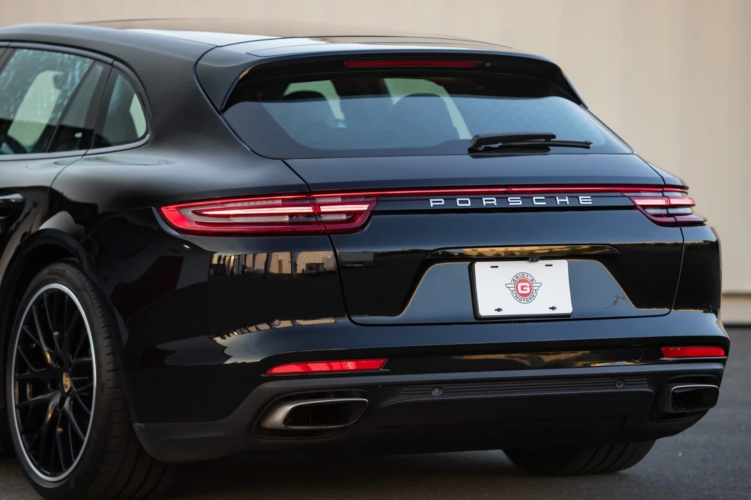 2018 Porsche 971 Panamera - Image 25 of 31