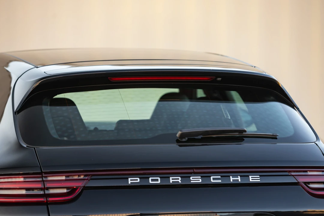 2018 Porsche 971 Panamera - Image 26 of 31