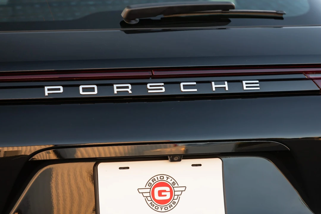 2018 Porsche 971 Panamera - Image 29 of 31