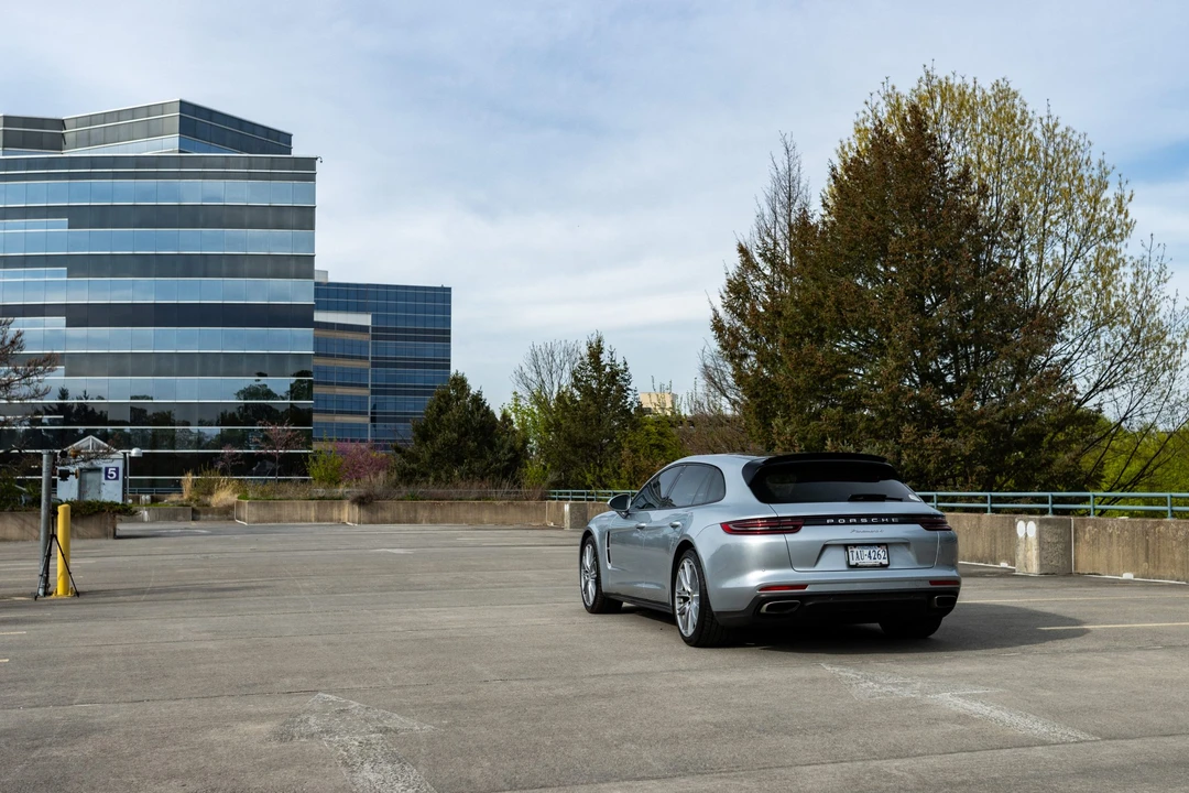2019 Porsche 971 Panamera - Image 17 of 31