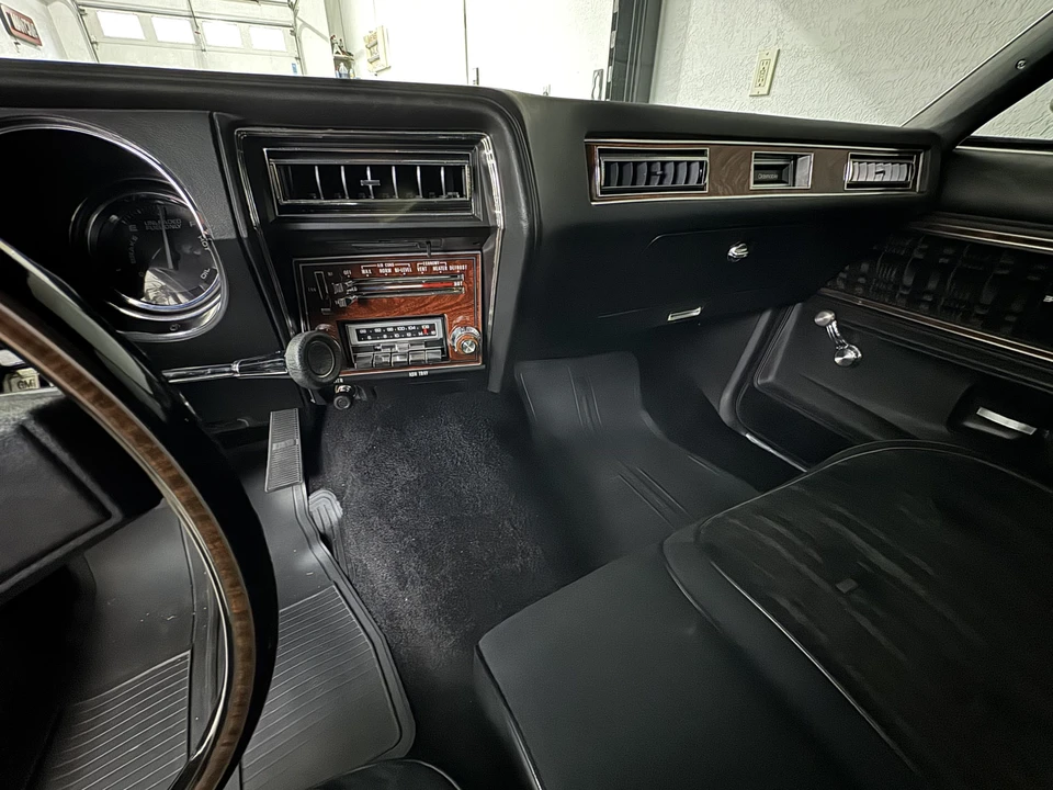 1977 Oldsmobile Cutlass Supreme - Image 24 of 31