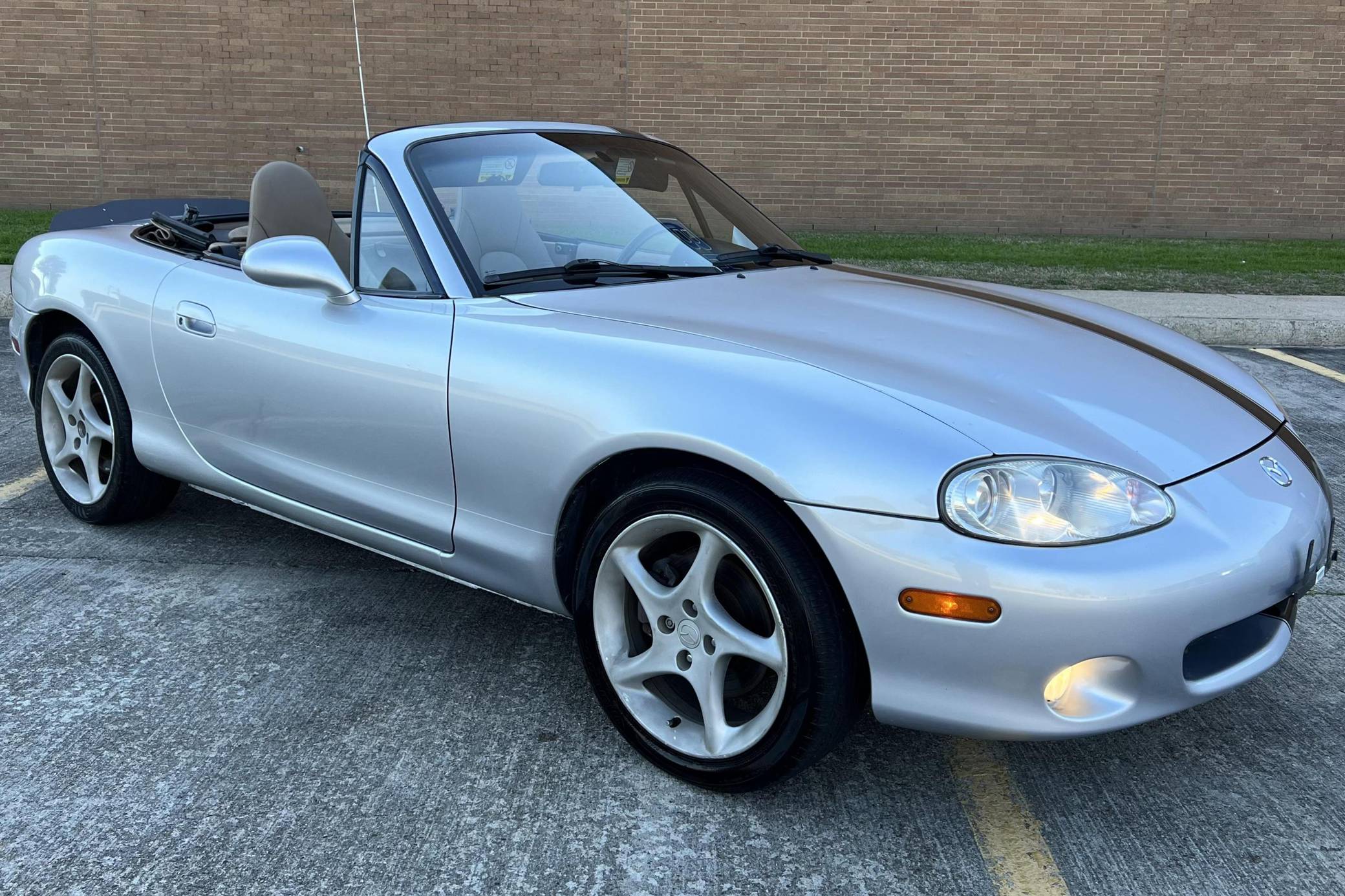2002 Mazda MX-5 Miata LS
